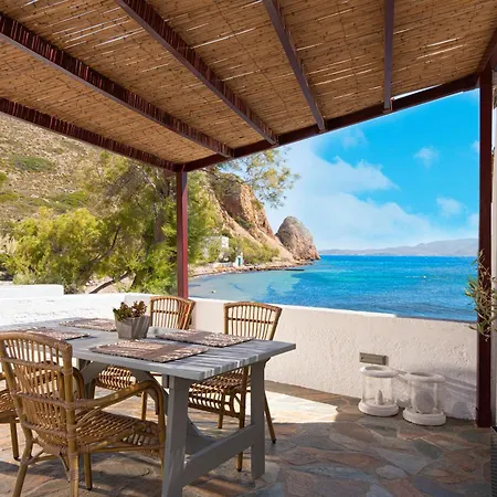 Skinopi Fisherman's House Peran Triovasalos